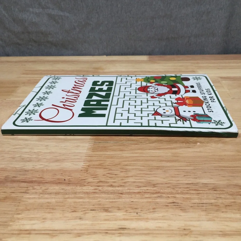 D&Z Little Press Kids Activity Book Christmas Mazes Puzzles 6x9 White Excellent